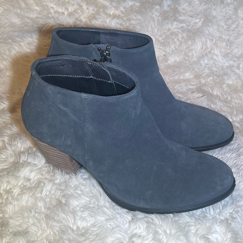 Ecco gray hydro max suede ankle boots size 6